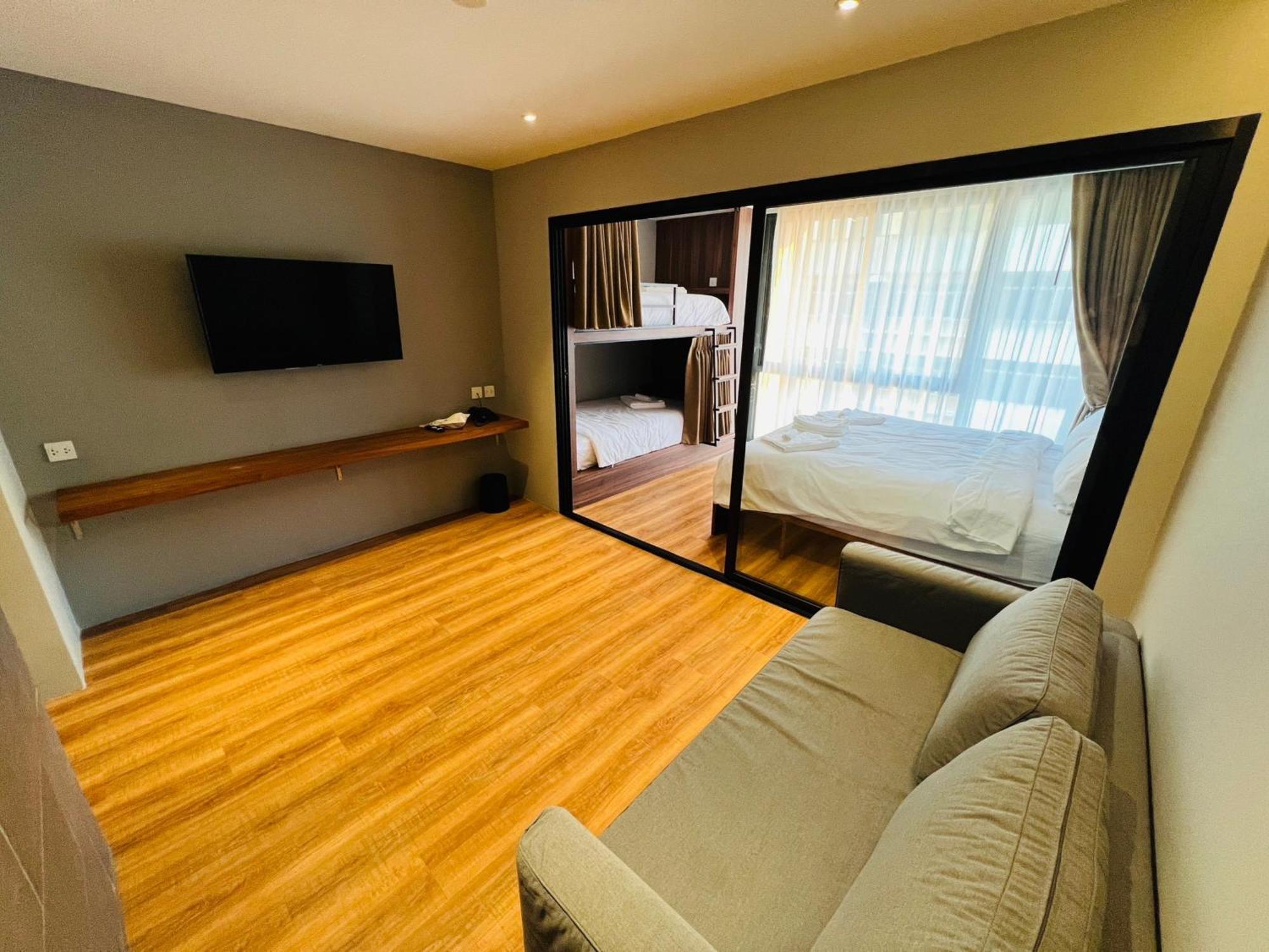 Woodstory Boutique Hotel Бангкок Экстерьер фото
